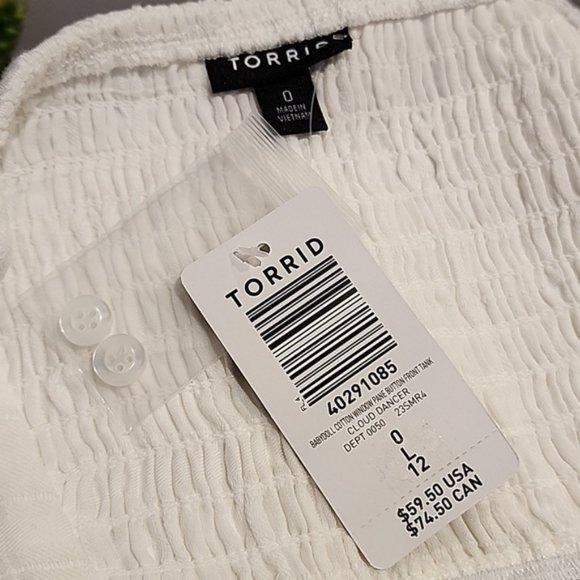 Torrid - Babydoll Cotton Window Pane Button Front Tank in Cloud Dancer White - Picture 6 of 13